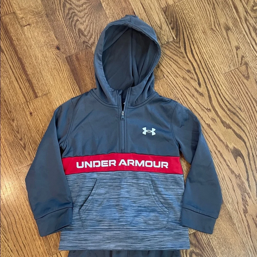 Boy’s Under Armour Matching Sweatsuit. Size 5. Excellent to Like New Condition.